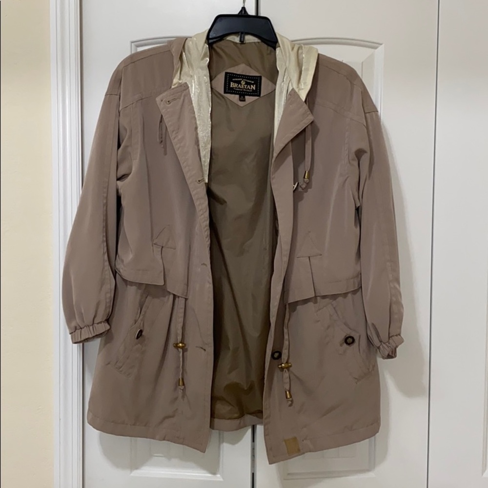 Braetan Light Rain Jacket. Size s, but run like M.